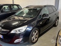 Usata Opel Astra 110 CV (80 kW) 2011 Nero Station wagon