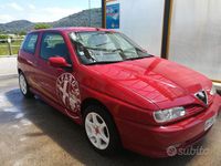 Usata Alfa Romeo 145 Quadrifoglio 150 CV (110 kW) 1996 Rosso Utilitaria