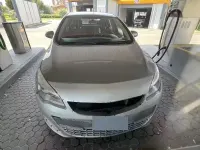 Usata Opel Astra 140 CV (102 kW) 2014 Giallo Berlina