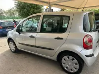 Käytetty Renault Modus Dynamique 75 HP (55 kW) 2008 Hopea Tila-auto