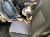 Usata Ford Fiesta 58 CV (42 kW) 2006 Grigio Utilitaria