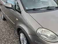 Usata Lancia Musa S 95 CV (69 kW) 2011 Grigio Monovolume