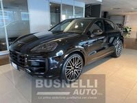 Usata Porsche Cayenne 470 CV (345 kW) 2023 Nero cromite SUV