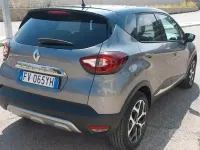 Usata Renault Captur 110 CV (80 kW) 2019 Grigio SUV