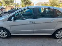 Usata Mercedes B180 Executive 110 CV (80 kW) 2011 Grigio Utilitaria