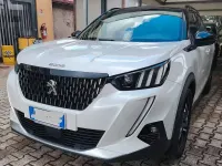 Usata Peugeot 2008 GT-line 131 CV (96 kW) 2021 Bianco SUV