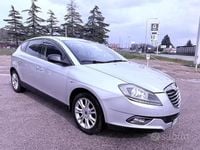 Usado Lancia Delta 120 CV (88 kW) 2011 Gris Utilitario