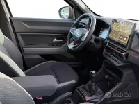 Nuova Dacia Duster Journey 131 CV (96 kW) 2025 Grigio SUV