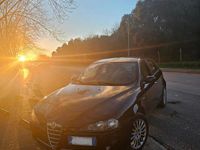 Usata Alfa Romeo 147 120 CV (88 kW) 2006 Blu Utilitaria