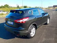 Usata Nissan Qashqai Acenta 131 CV (96 kW) 2016 Grigio SUV
