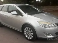 Usata Opel Astra Cosmo 125 CV (91 kW) 2012 Grigio Station wagon