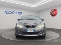 Usata Lancia Ypsilon Gold 70 CV (51 kW) 2024 Grigio chiaro Utilitaria