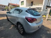 Usata Opel Astra 130 CV (95 kW) 2012 Grigio Berlina