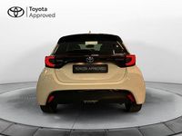 Usata Toyota Yaris Hybrid Lounge 115 CV (84 kW) 2021 Bianco Utilitaria