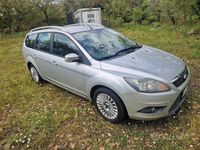 Begagnad Ford Focus Titanium 109 HK (80 kW) 2011 Grå Kombi