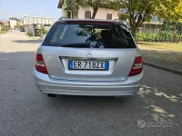 Usata Mercedes C200 136 CV (100 kW) 2013 Grigio Station wagon