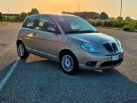 Usata Lancia Ypsilon 60 CV (44 kW) 2007 Argento Utilitaria