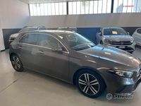 Usata Mercedes A180 Business 109 CV (80 kW) 2018 Grigio Berlina