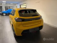 Usata Peugeot 208 Allure 102 CV (75 kW) 2023 Giallo Utilitaria