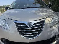 Usata Lancia Ypsilon 69 CV (50 kW) 2013 Giallo Utilitaria
