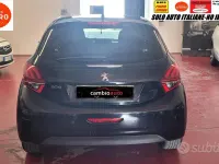 Usata Peugeot 208 Signature Sky 102 CV (75 kW) 2019 Nero Utilitaria
