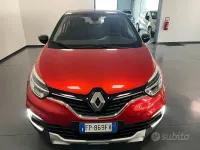 Usata Renault Captur Zen 90 CV (66 kW) 2018 Rosso SUV