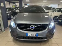 Usata Volvo XC60 R-Design 190 CV (139 kW) 2017 Grigio SUV