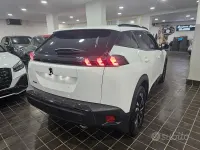 Usata Peugeot 2008 Allure 131 CV (96 kW) 2022 Bianco SUV
