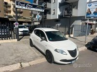Usata Lancia Ypsilon Silver 69 CV (50 kW) 2016 Bianco Utilitaria