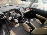 Usata Mini Cooper D 109 CV (80 kW) 2007 Nero Utilitaria