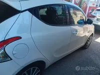 Usata Lancia Ypsilon 69 CV (50 kW) 2015 Bianco Utilitaria