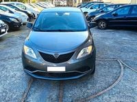 Usata Lancia Ypsilon 69 CV (50 kW) 2016 Grigio Utilitaria