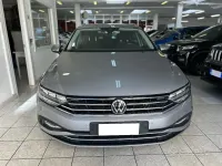 Usata VW Passat Business 150 CV (110 kW) 2022 Grigio metallizzato Station wagon