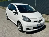 Usata Toyota Aygo 68 CV (50 kW) 2011 Bianco Utilitaria