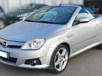 Usata Opel Tigra Sport 90 CV (66 kW) 2007 Argento metallizzato Cabrio