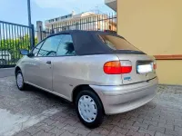 Usado Fiat Punto Cabriolet 60 HP (44 kW) 2000 Prateado Cabrios
