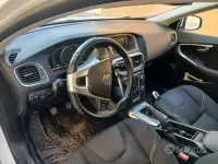 Usata Volvo V40 150 CV (110 kW) 2014 Bianco Berlina