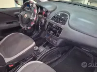Usata Fiat Punto Lounge 69 CV (50 kW) 2014 Blu Utilitaria