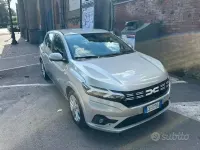 Usata Dacia Sandero Expression 101 CV (74 kW) 2023 Grigio Berlina