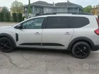 Usata Dacia Jogger Extreme 101 CV (74 kW) 2022 Grigio Monovolume
