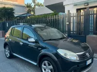 Usata Dacia Sandero Stepway 90 CV (66 kW) 2012 Grigio Berlina