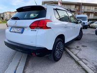 Usata Peugeot 2008 Active 90 CV (66 kW) 2015 Bianco SUV