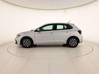 Usata VW Polo Life 95 CV (69 kW) 2023 Reflex silver metallizzato Utilitaria