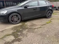 Usata Volvo V40 120 CV (88 kW) 2019 Nero Berlina