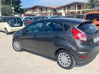 Usata Ford Fiesta Titanium 75 CV (55 kW) 2017 Grigio Utilitaria