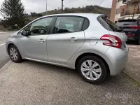 Usata Peugeot 208 Active 82 CV (60 kW) 2015 Grigio Utilitaria