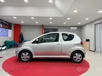 Usata Toyota Aygo 68 CV (50 kW) 2006 Grigio Utilitaria