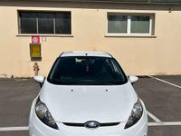 Usata Ford Fiesta 71 CV (52 kW) 2012 Bianco Utilitaria