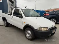 Usata Fiat Strada 63 CV (46 kW) 2002 Bianco Pick-up