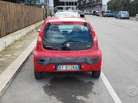 Usata Peugeot 107 68 CV (50 kW) 2010 Rosso Utilitaria